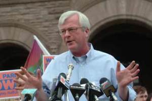 As an MPP and veteran member of the NDP, Peter Kormos often spoke at citizens' rallies in front of Queen's Park.