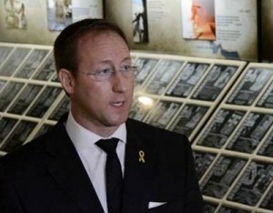 Now former Harper Defense Minister Peter MacKay visits memorial to Canadian dead during Afghan war earlier this July