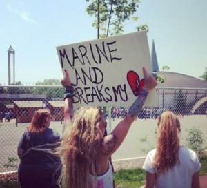 Another demonstration in front of the Marineland amusement park in Niagara Falls, Ontario. Photo courtesy of Marineland Animal Defense