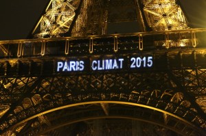 paris_eiffel_tower_climate-theenvironment_co__in_