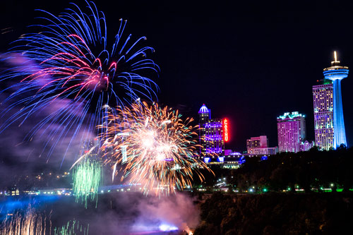 fireworks-niagara-falls-new-year